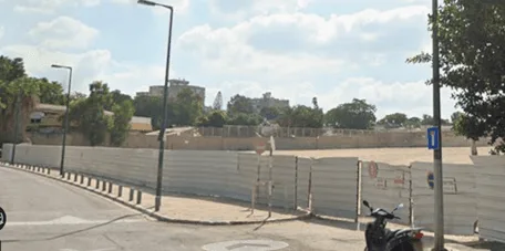 להשכרה בת"א מגרש 13 דונם