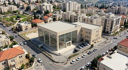 חנות ואולם תצוגה למכירה במיקום חזק