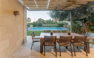 וילה פרטית וייחודית עם בריכת שחיה במלחה