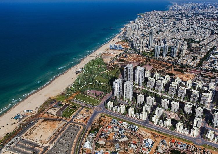 מגרש בבת ים למגורים+מלון+ קומה מסחרית