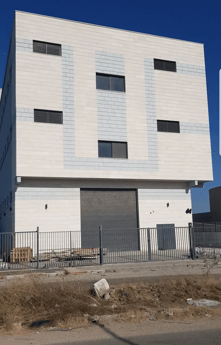 למכירה מבנה תעשיה בשלמות בחיפה