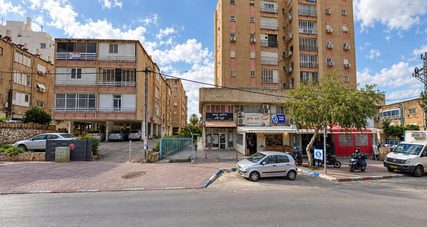 למכירה חנות פינתית במיקום מרכזי בחדרה