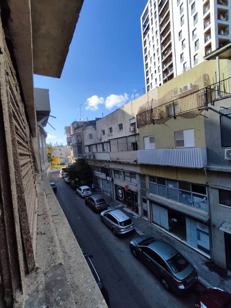בניין בשלמות למכירה בנמל חיפה