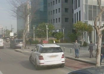 חנות גדולה להשכרה במתחם חנויות