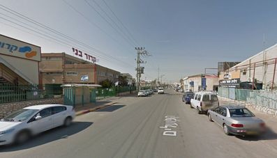 מבנה מתאים למלאכה .תצוגה .מכירה וכו