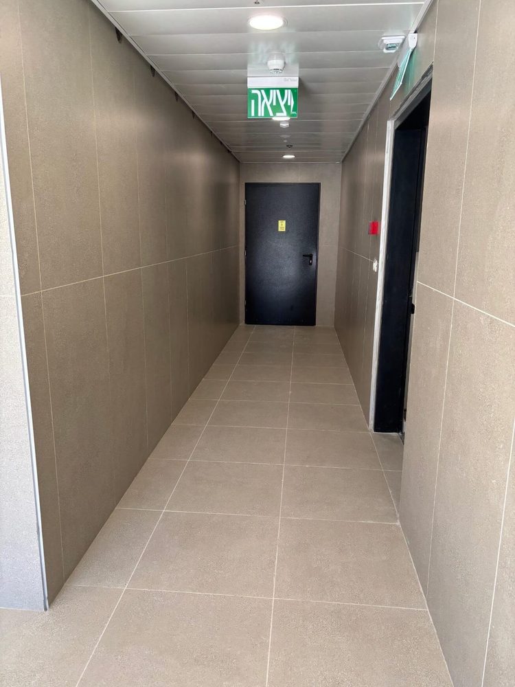 להשכרה סמוך לציר ז'בוטינסקי ולרכבת הקלה