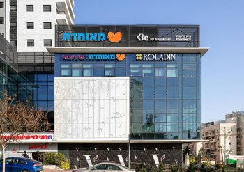 שטח מסחרי להשכרה ויוה סנטר, חדרה | 199 מ"ר