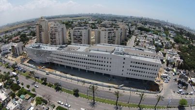 חנות להשכרה במרכז מסחרי בתל אביב