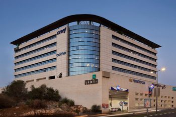 משרד להשכרה בעמל, ראש העין - 304 מ״ר