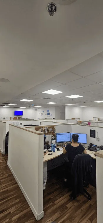 קומת משרדים שלמה למכירה בדרך השלום