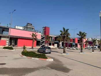 חנויות להשכרה במרכז מסחרי חדש בראשלצ