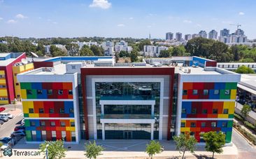 משרד להשכרה בקיסריה - 1700 מ״ר