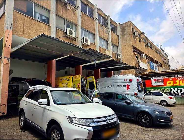 להשכרה נכס מסחרי במיקום מרכזי