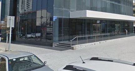 נכס להשכרה עם חזית לאחד העם