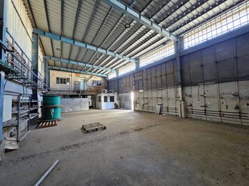 מבנה לתעשייה 10 מטר גובה בעמק שרה