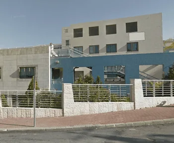 להשכרה חנות במרכז מסחרי תוסס