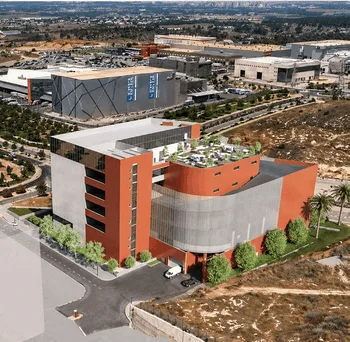 מבנה עירוב שימושים בחבל מודיעין