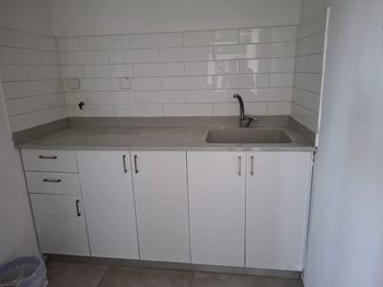 להשכרה מבנה משרדים / כיתות לימוד